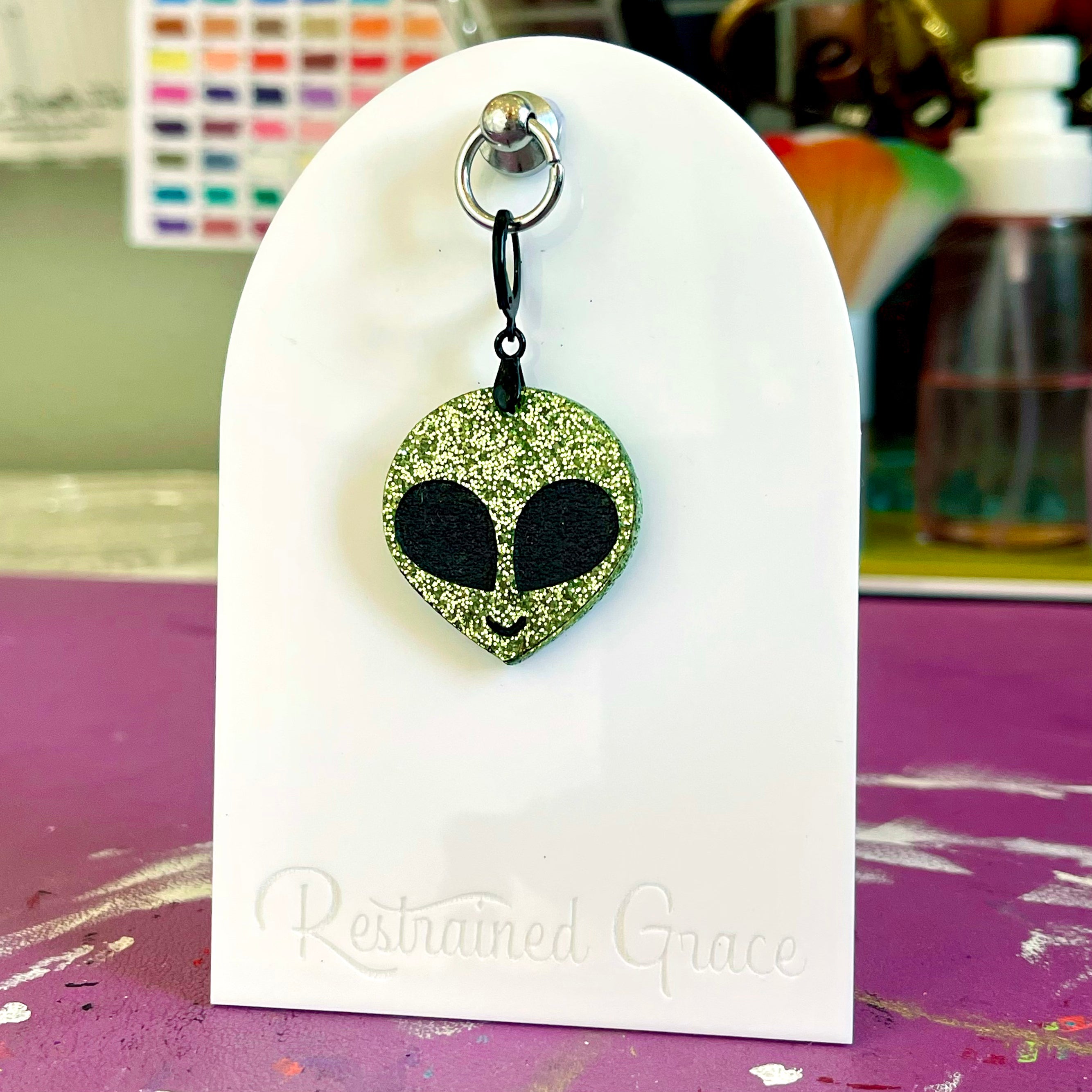 Y2K Alien Collar Tag