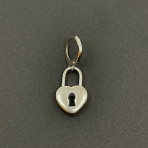 Little Steel Heart Lock Collar Charm Collar Tag Restrained Grace