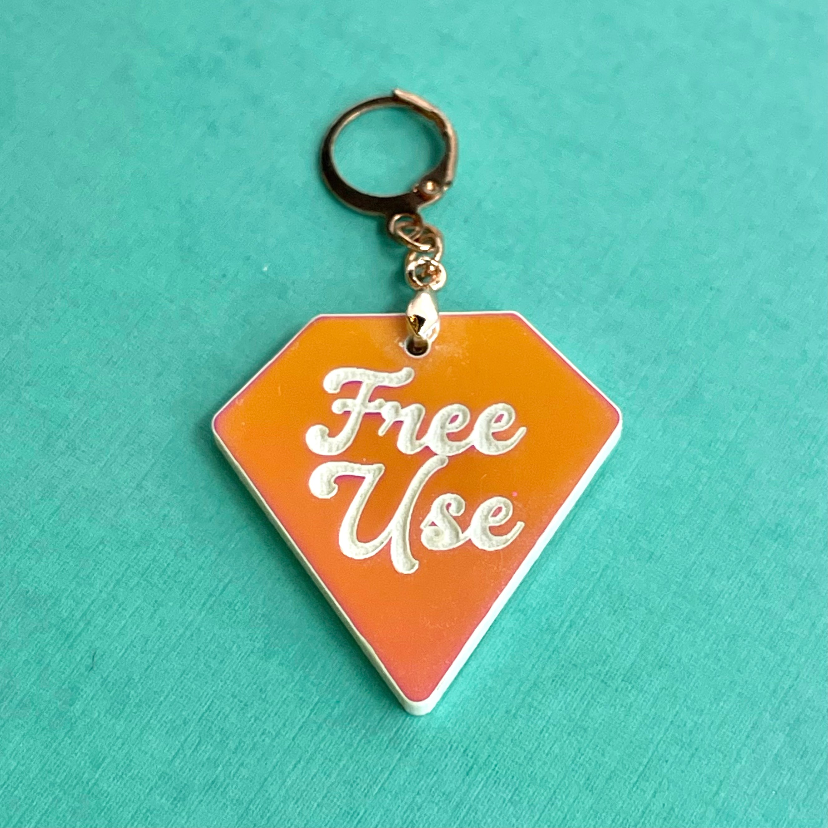 'Free Use' Collar Tag - Pink Iridescent
