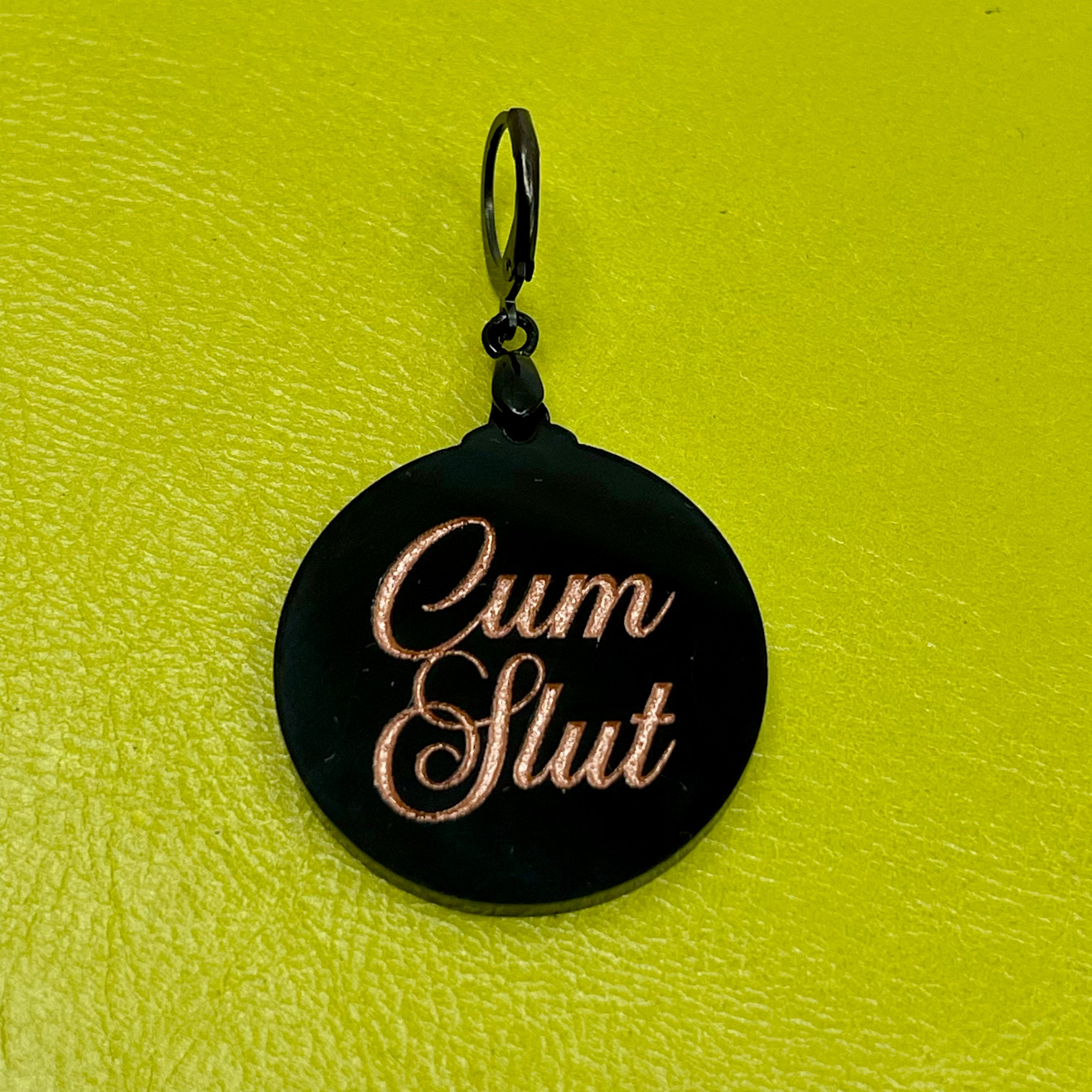 'Cum Slut' Round Collar Tag - Black & Rose Gold