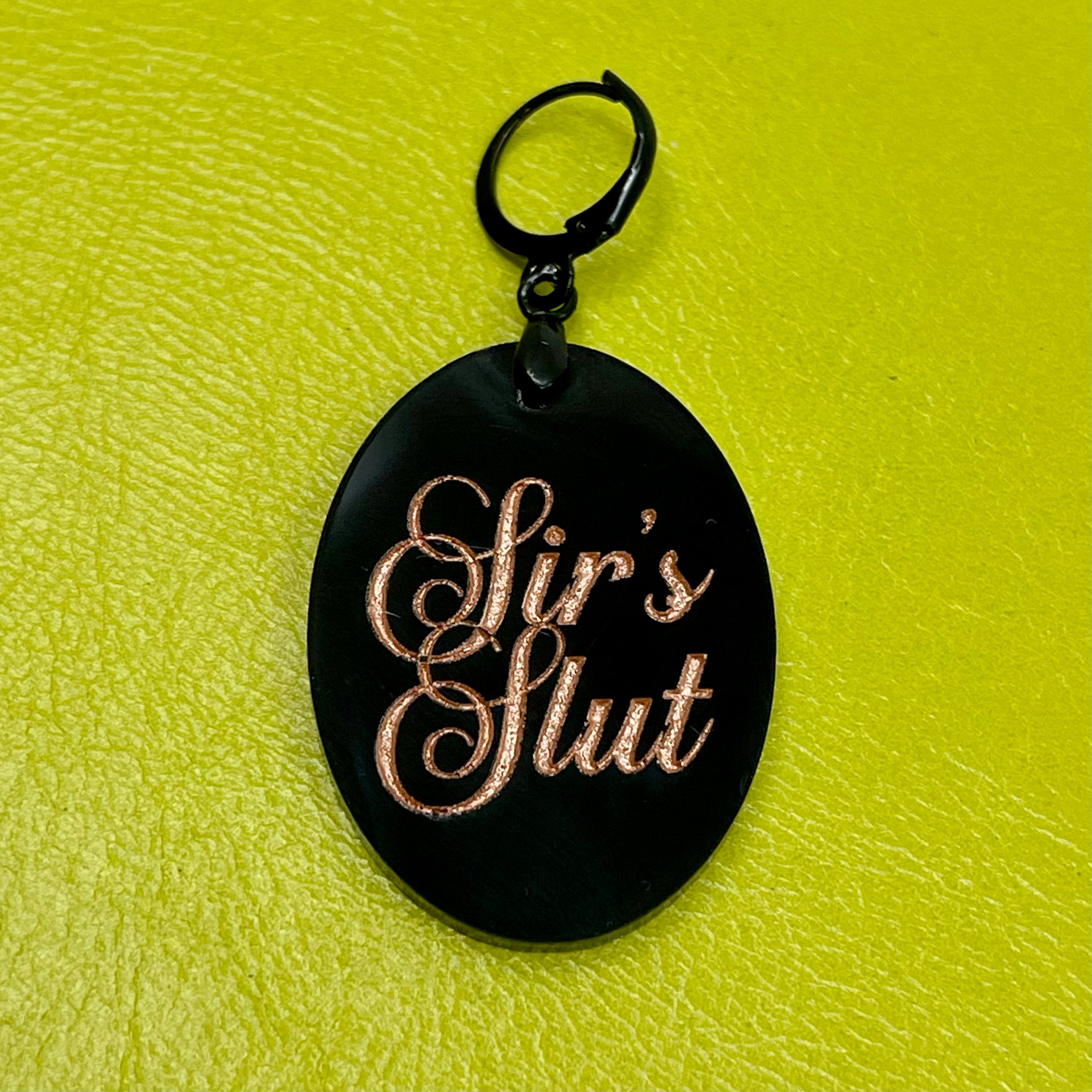 'Sir's Slut' Oval Collar Tag - Black & Rose Gold