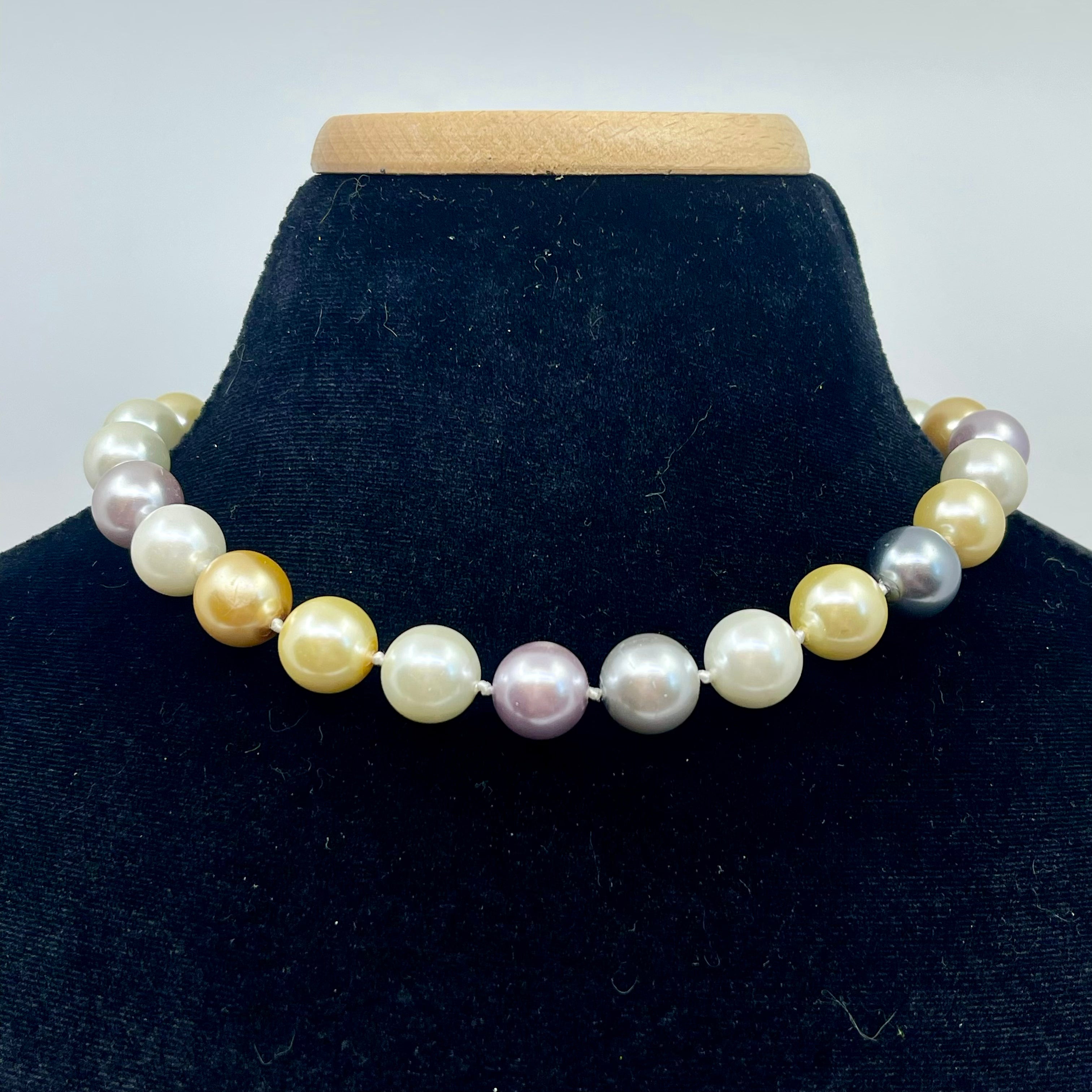 Multicolor Chonky Pearls 16" - True Vintage Day Collar #17