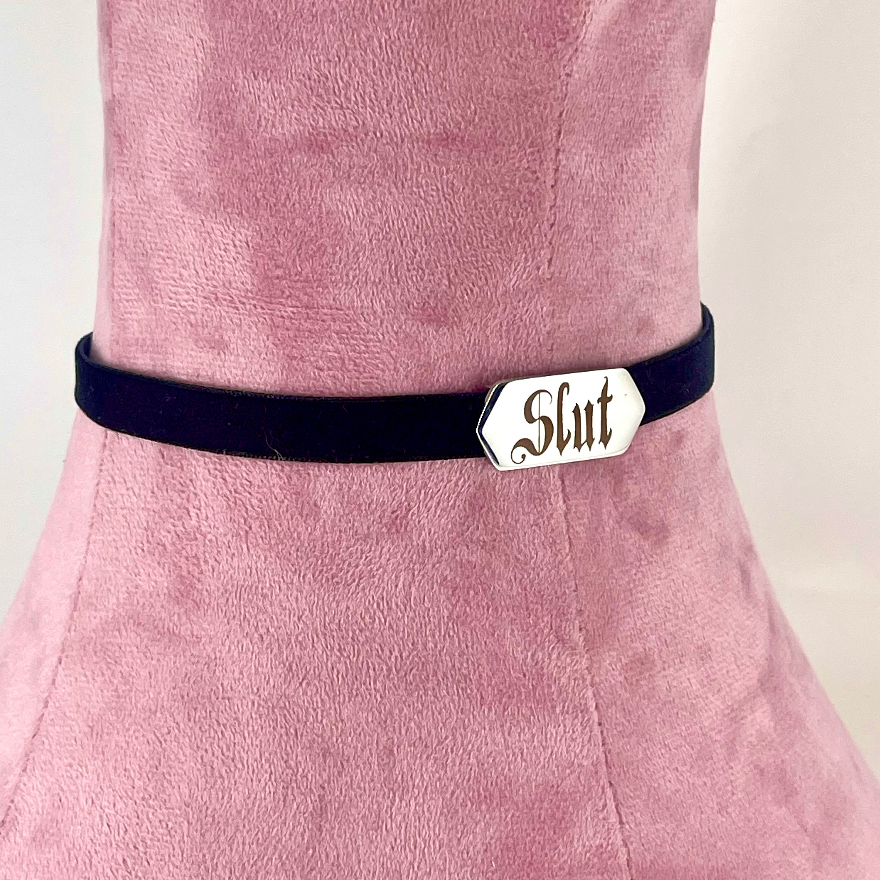 Custom Hex Plaque Mini Velvet Choker