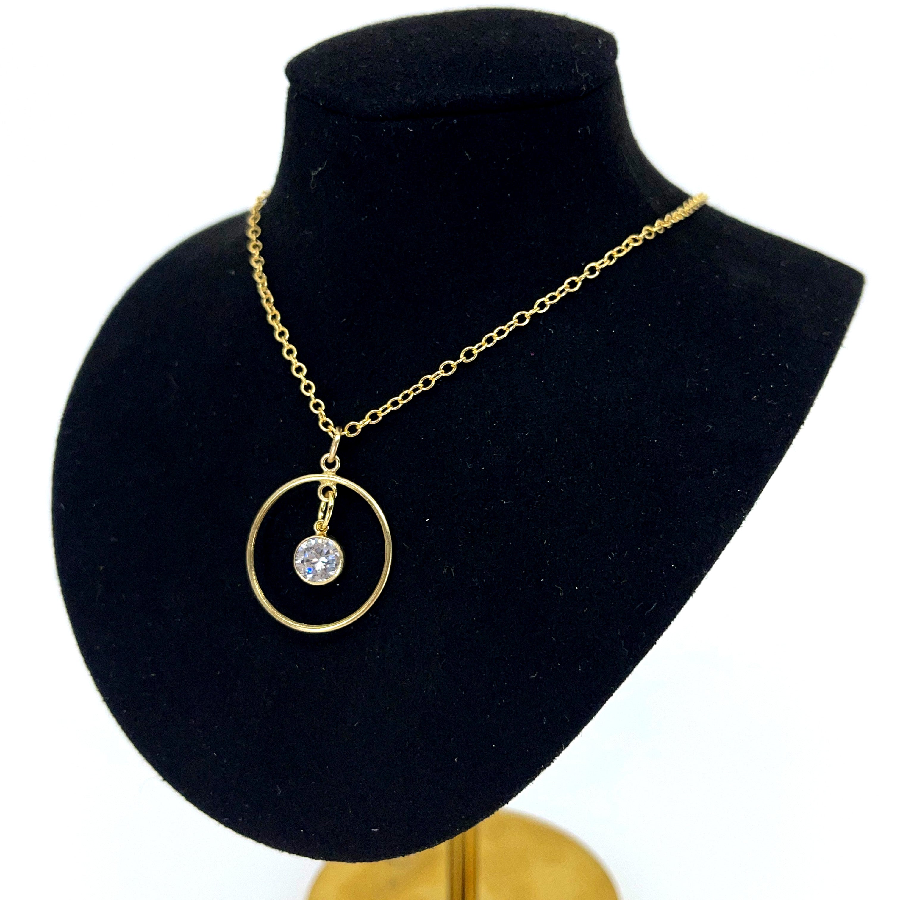 Solitaire Discreet Ring of O Day Collar - Gold Filled Day Collar Restrained Grace