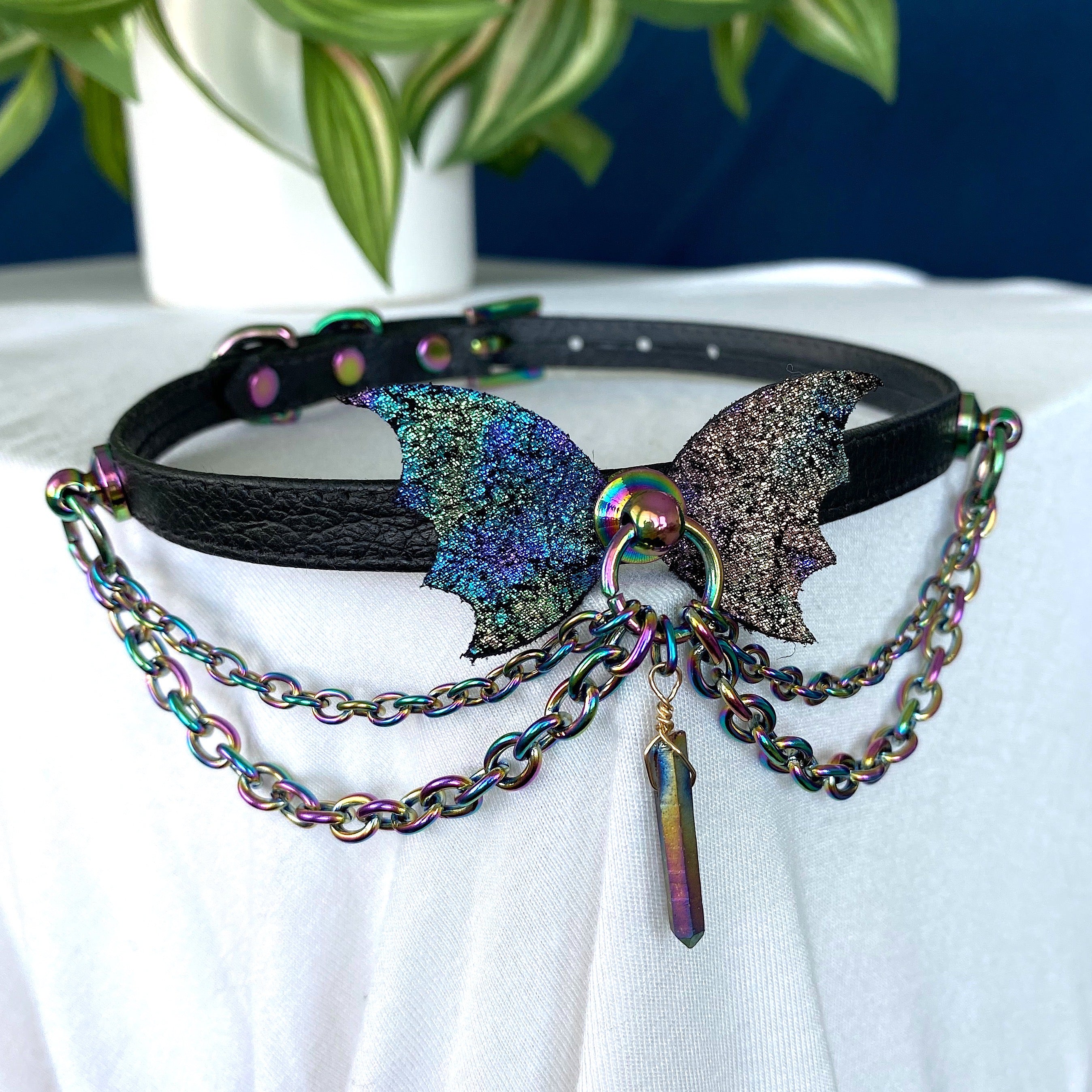 Galaxy Bat Mini Collar Collar Restrained Grace
