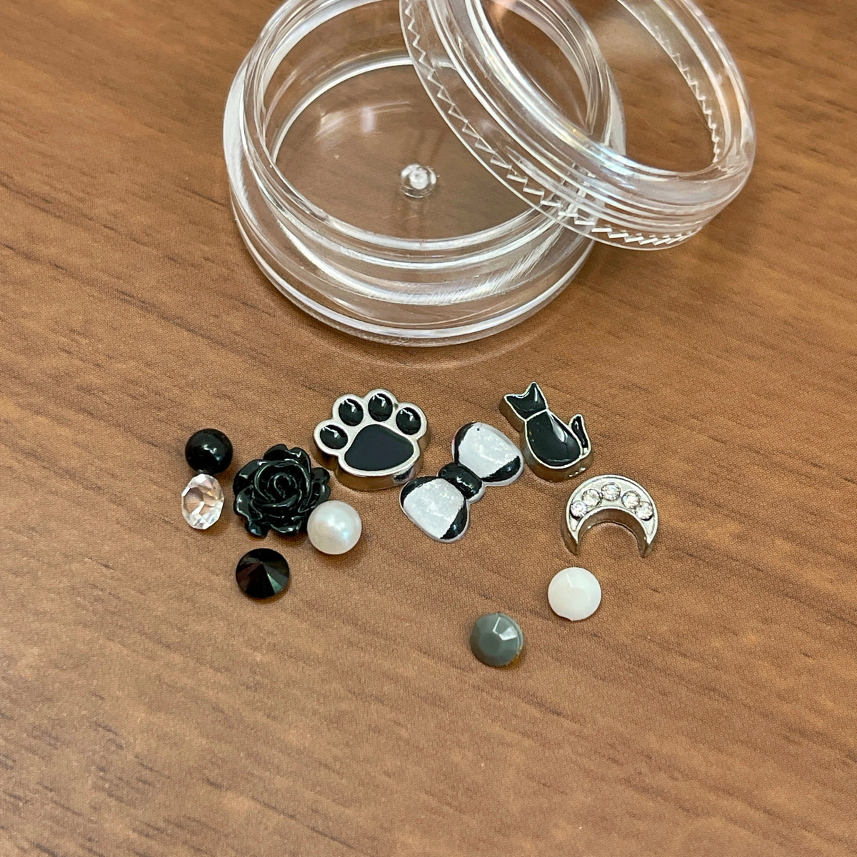 Ring of O Glass Locket Charm Set - Black & White Kitten