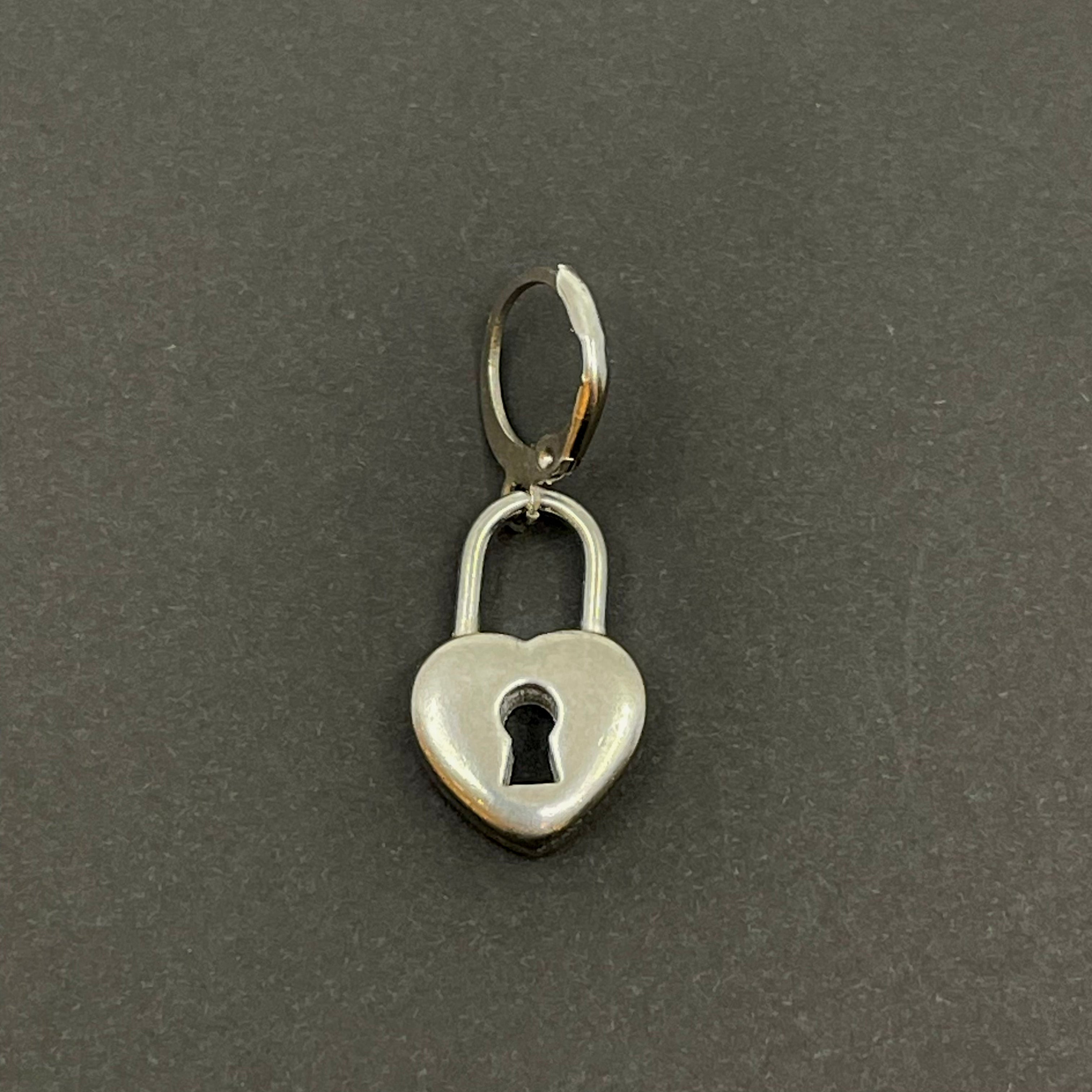 Little Steel Heart Lock Collar Charm Collar Tag Restrained Grace