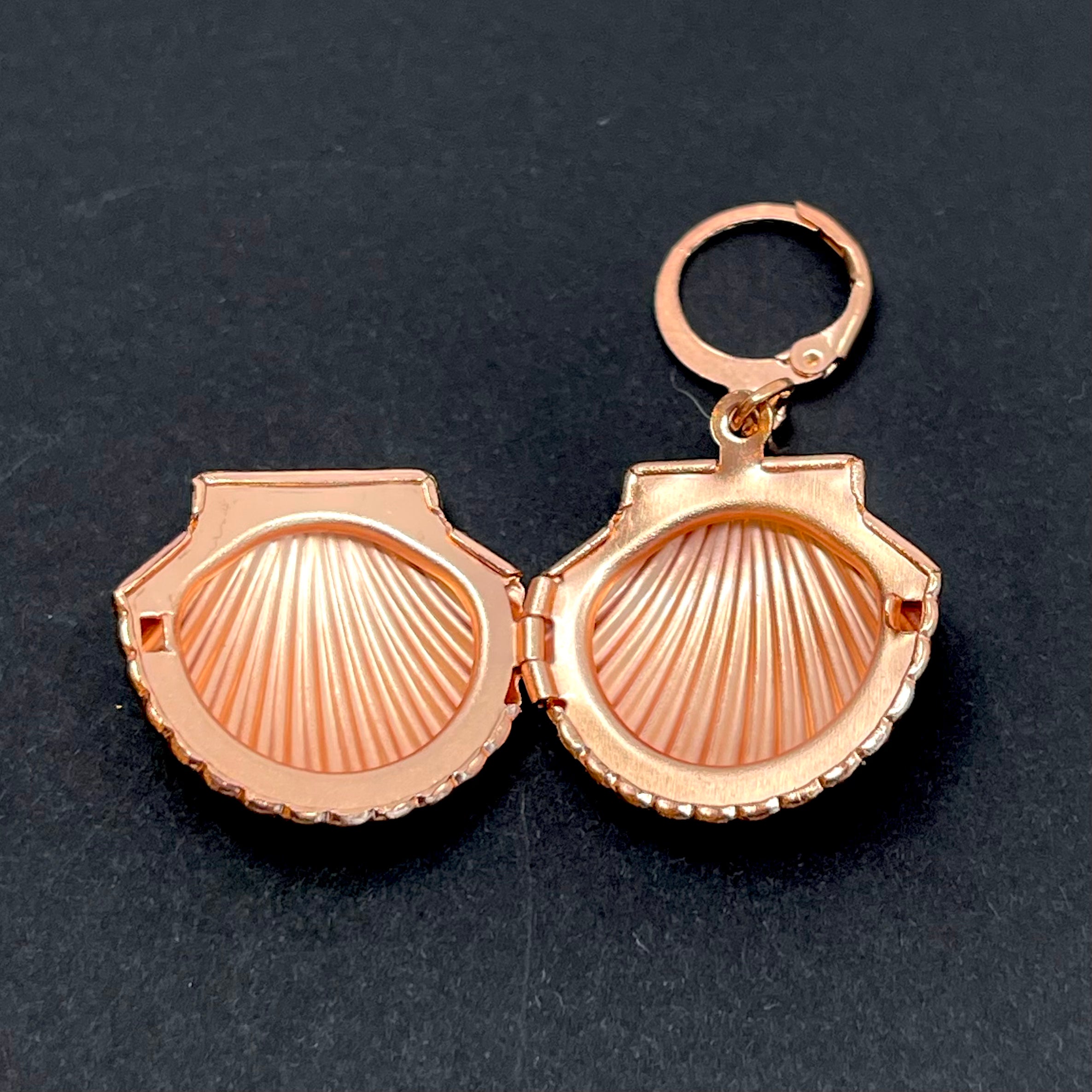 Rose Gold Shell Locket Collar Tag