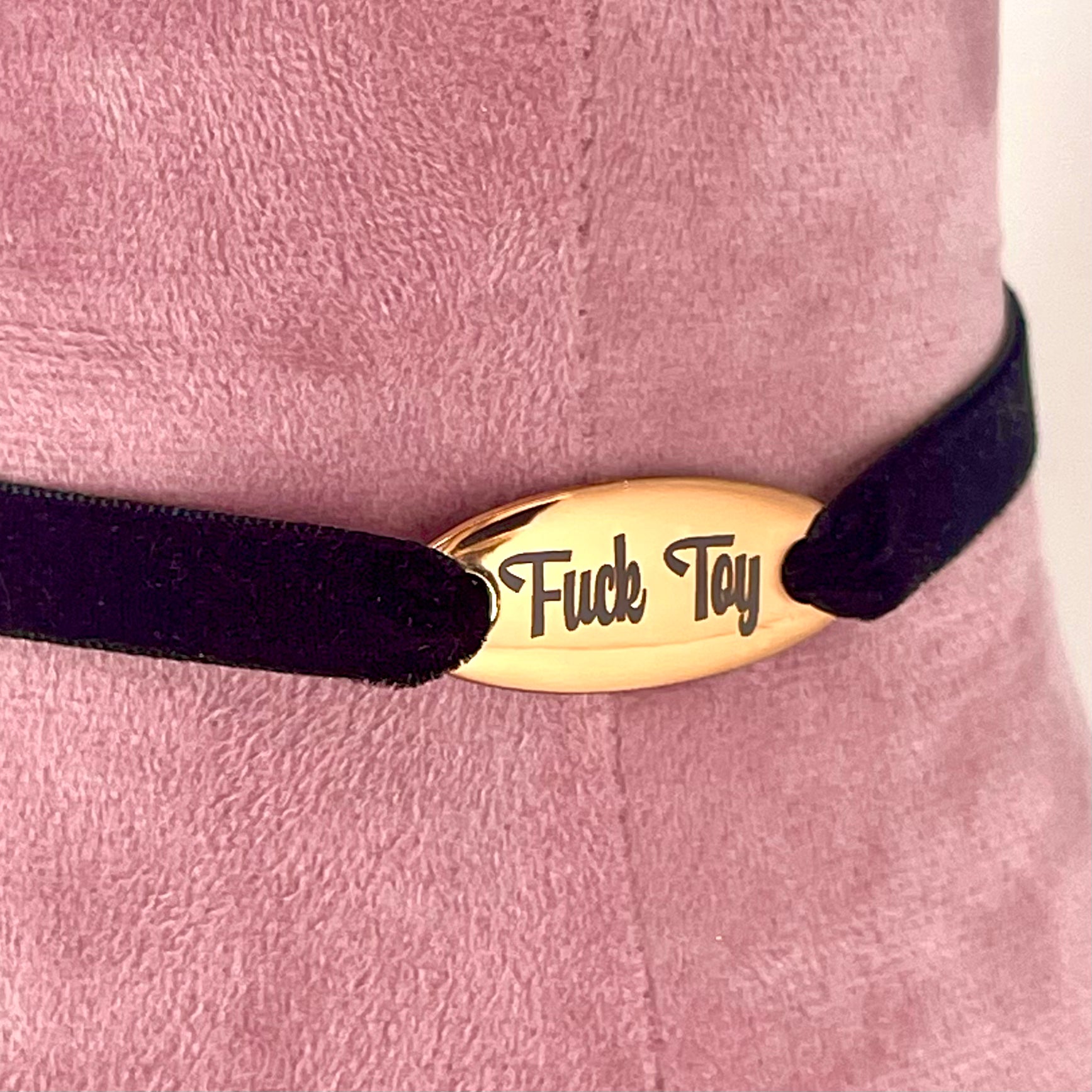 Custom Oval Plaque Mini Velvet Choker