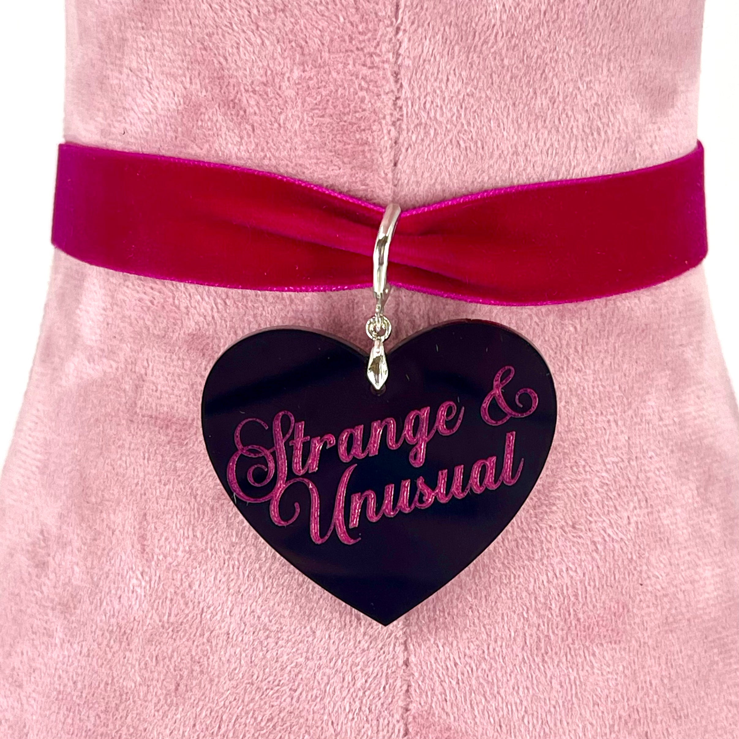 Strange & Unusual - XL Heart Collar Tag
